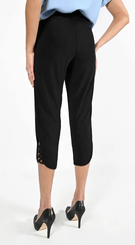 Frank Lyman Knit Criss Cross Bottom Capri